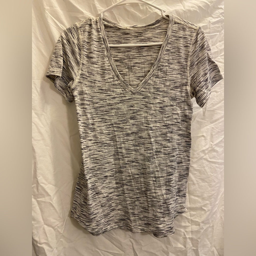 lululemon grey-ish shirt